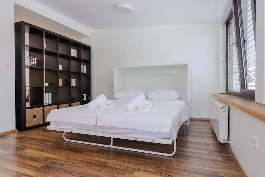 Апартаменты Spacious And Modern Apt, 6 Guests, Central Station, Self Check-In София