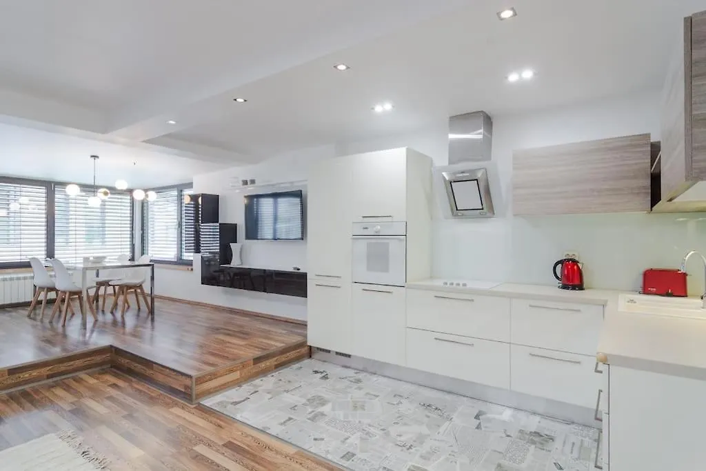 Spacious And Modern Apt, 6 Guests, Central Station, Self Check-In София 0*,  Болгария